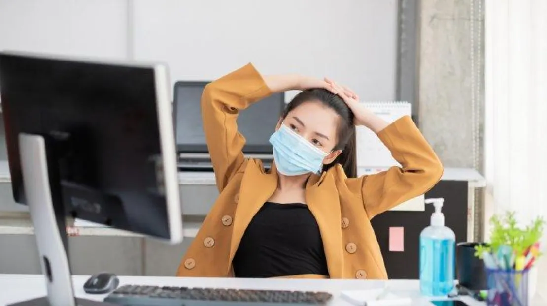 Ahli: Masyarakat Wajib Gunakan Masker Di Dalam Ruangan Kantor
