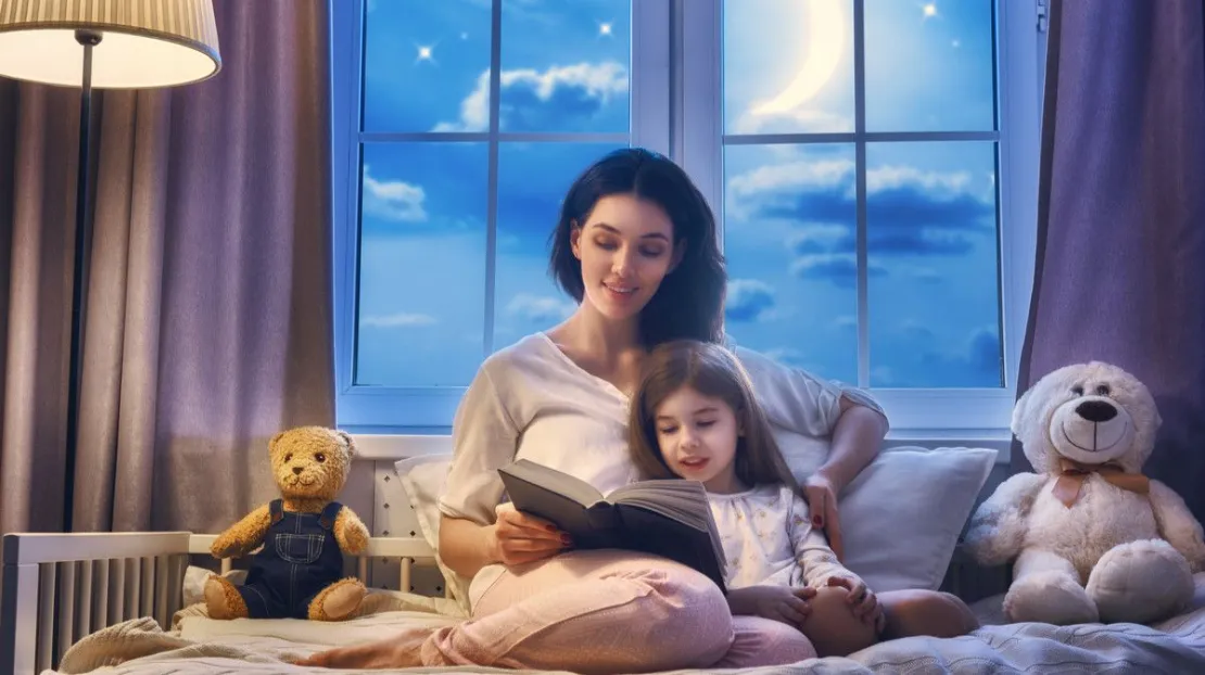 Membacakan Dongeng Sebelum Tidur, Apa Sih Manfaatnya Untuk Anak?
