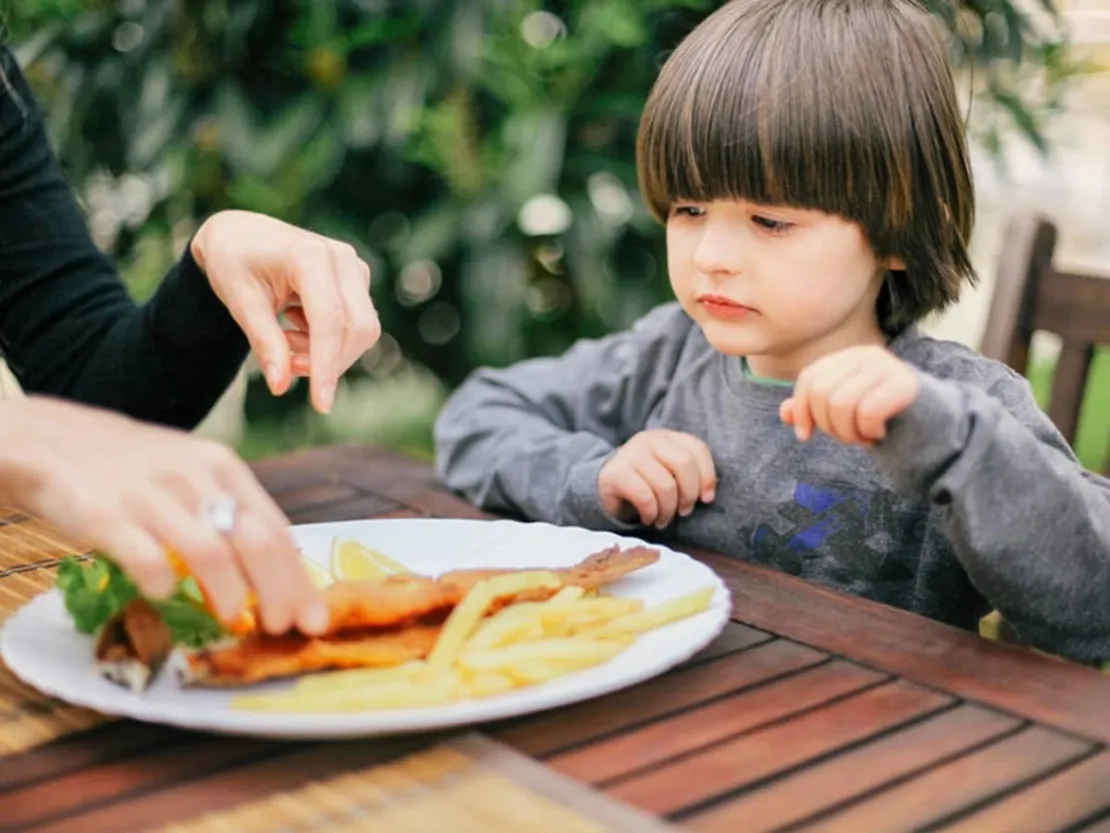 7 Rekomendasi Menu Makan Anak 2 Tahun, Moms Tertarik Coba?