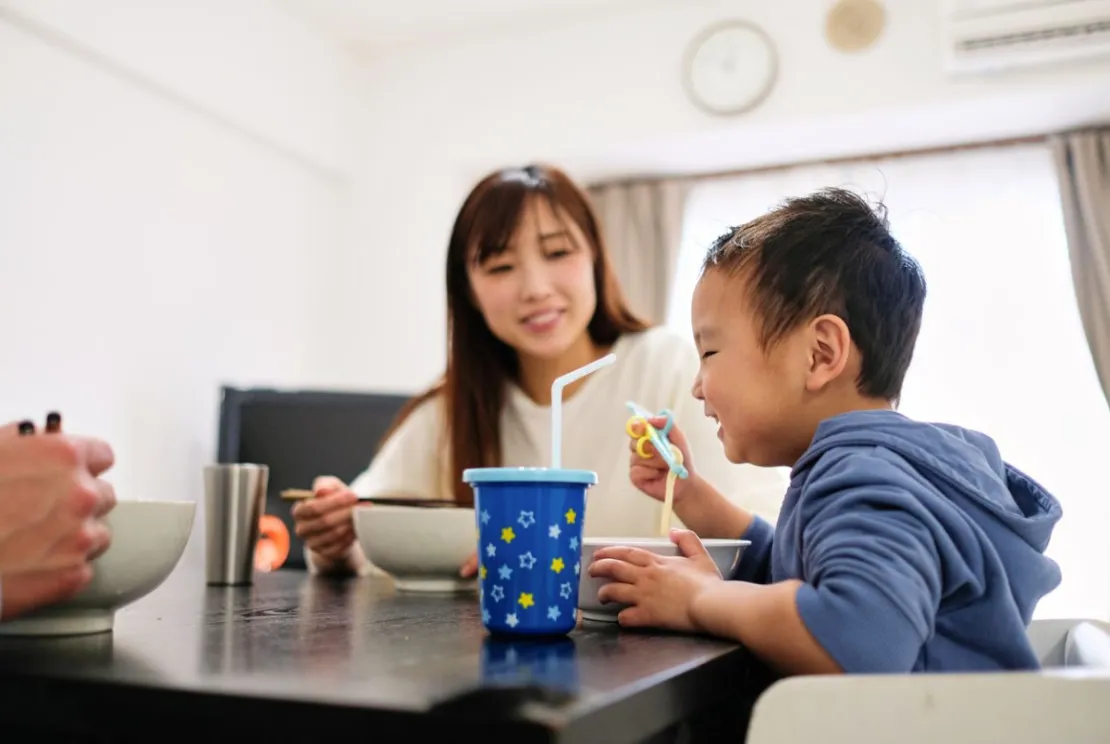 6 Table Manner yang Perlu Diajarkan pada Anak