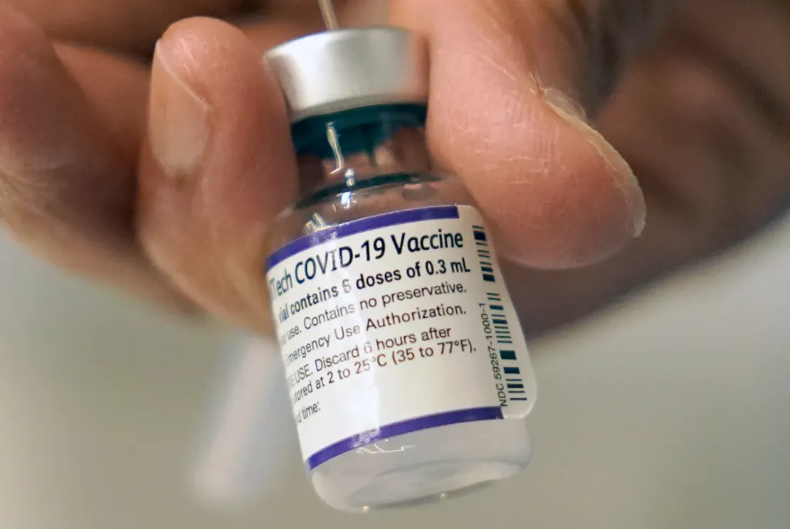 Kini Pemerintah Kaji Vaksin Booster Sebagai Syarat Perjalanan