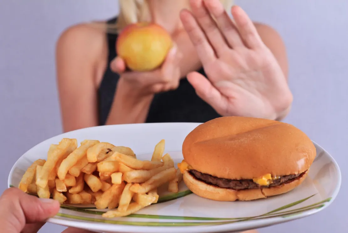 Catat! 5 Tips Mengatasi Ketagihan Makan Junk Food