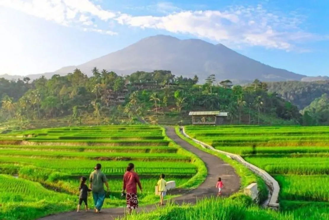 6 Wisata Alam Desa di Indonesia Terbaik & Mengesankan