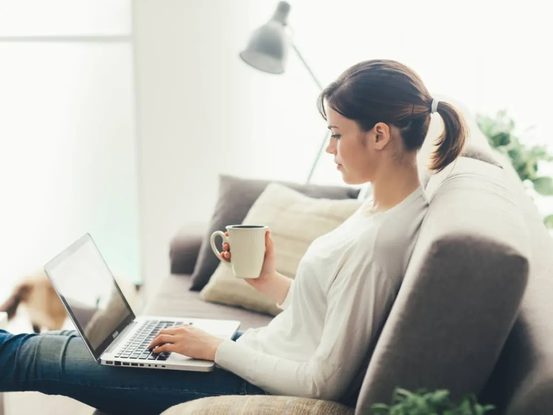 Melakukan Pekerjaan Online Dari Rumah Juga Bisa Produktif, Lho!