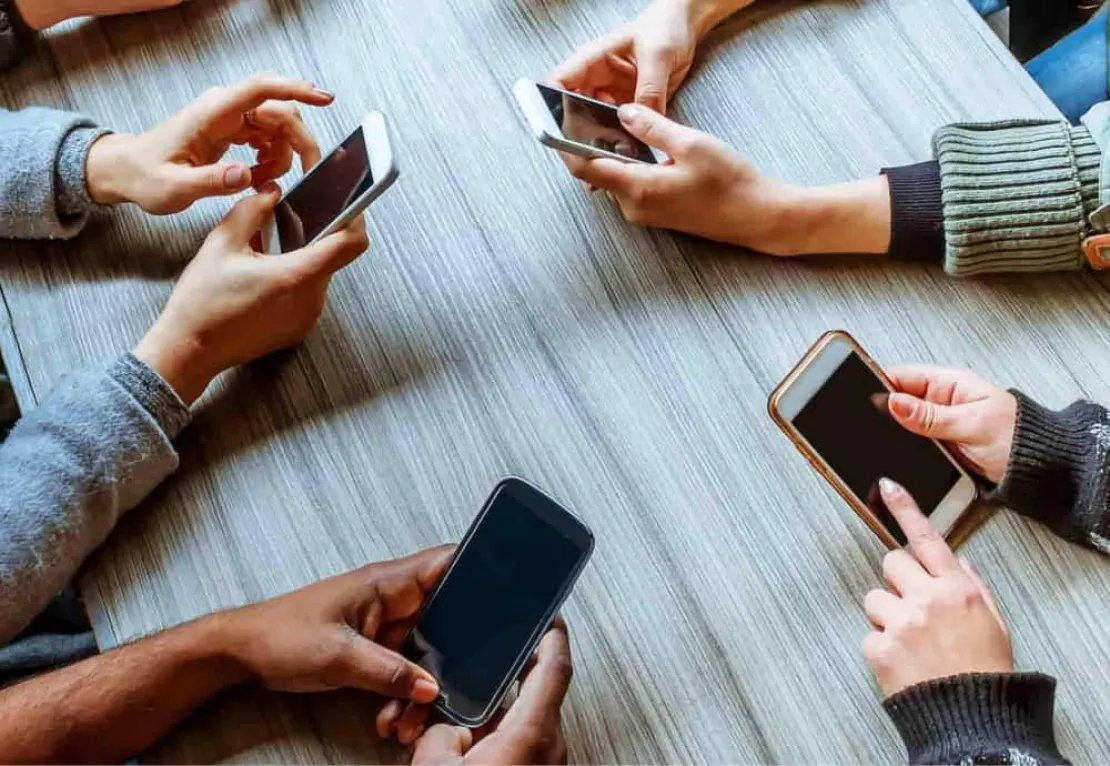Kecanduan Gadget Dapat Ganggu Produktivitas. Ini Cara Hentikannya!