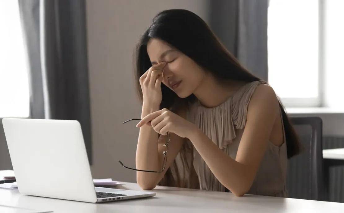 WFH: 7 Tips Jaga Kesehatan Mata saat Menatap Layar Gadget
