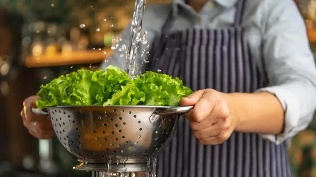 Cara Mencuci Sayur untuk Hindari Kontaminasi Covid-19