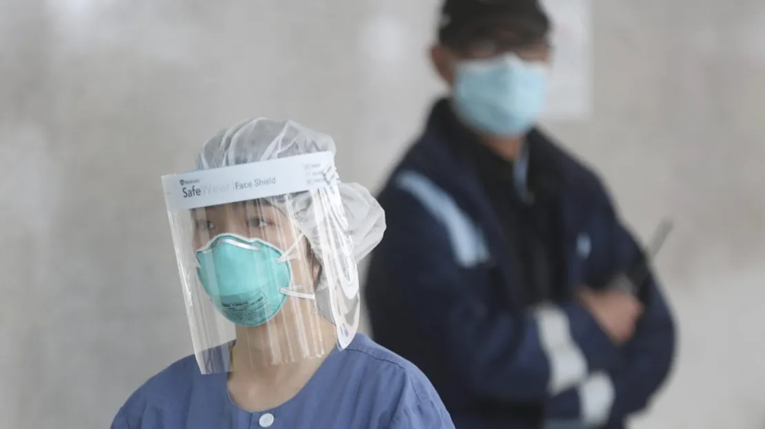 5 Fakta Menarik Face Shield: Lebih Nyaman Dari Masker, Lho!