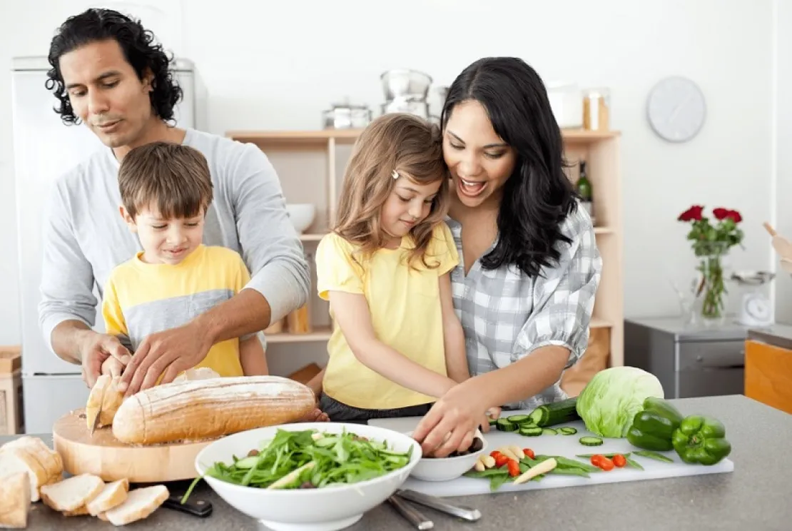 Masak Bareng Anak Selama di Rumah Saja? Coba 5 Ide Menu Ini!