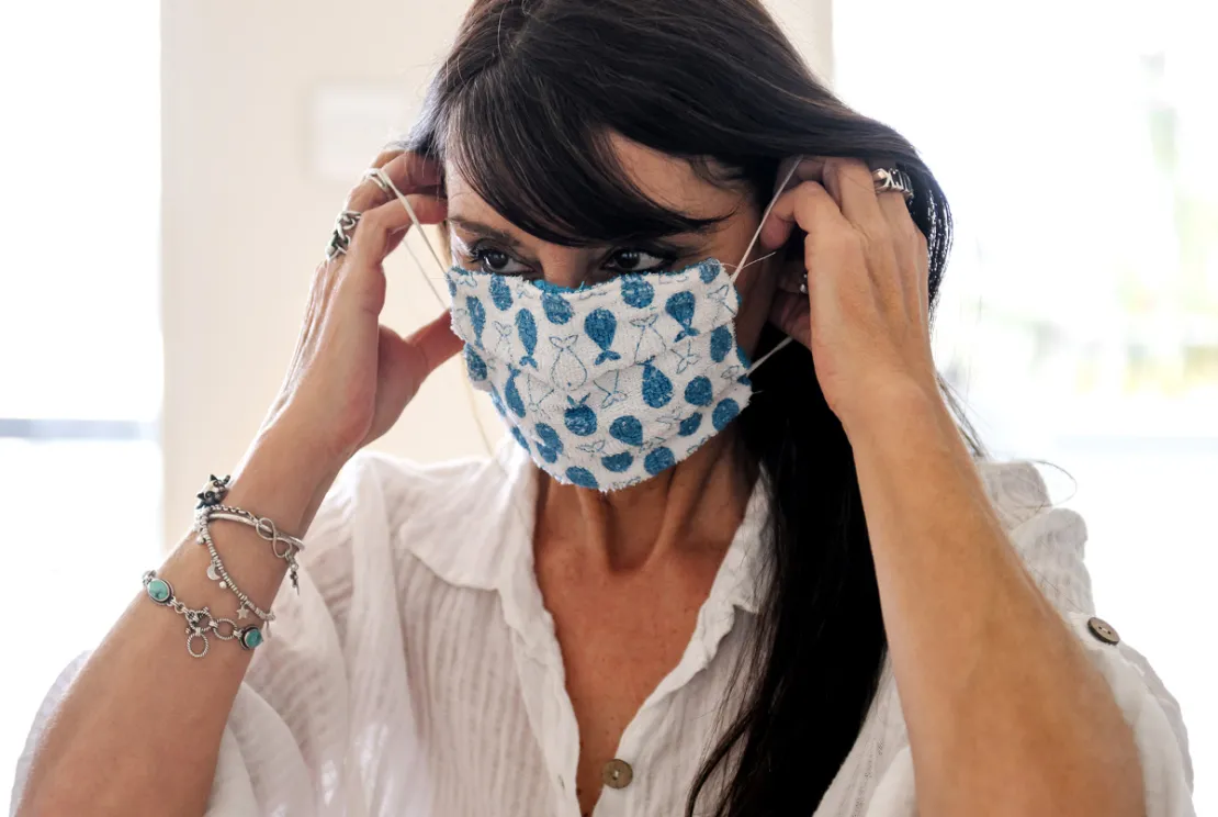 Cara Pakai dan Lepas Masker Kain yang Baik Selama Pandemi