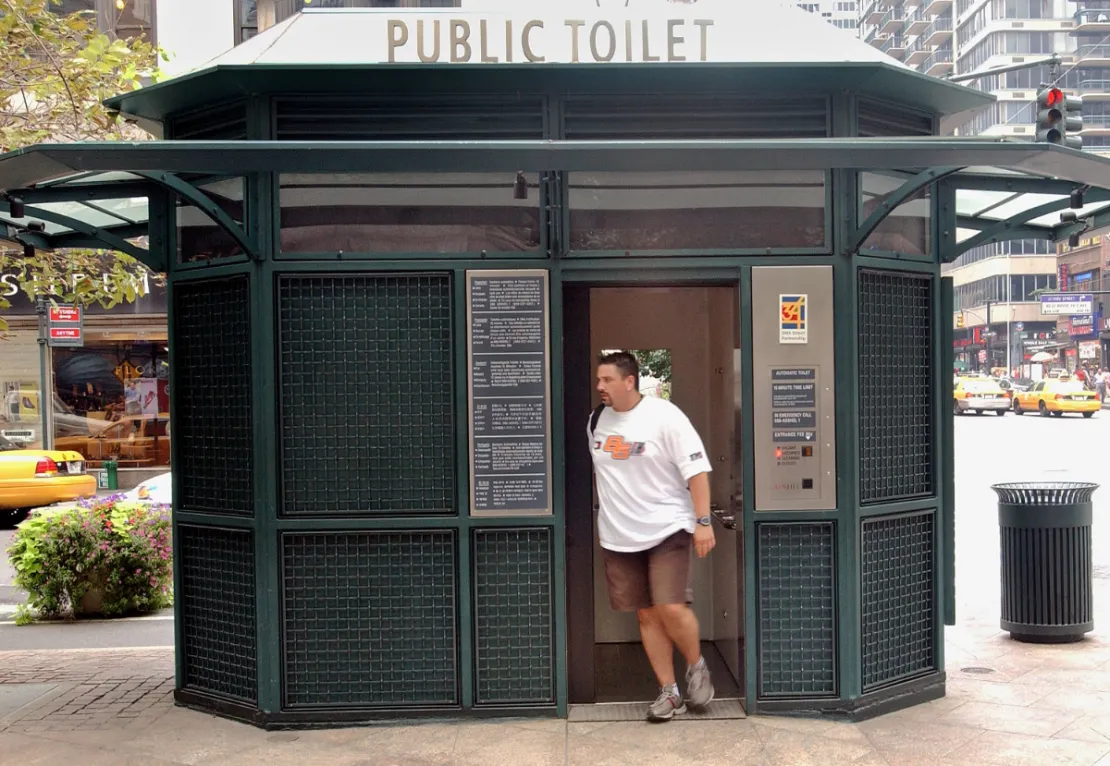 Mesti Menggunakan Toilet Umum Saat New Normal? Ini 7 Cara Amannya!