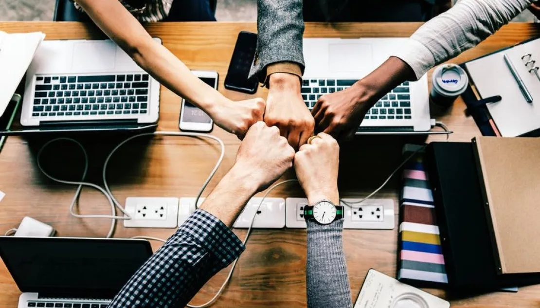 6 Cara Menarik Komunikasi Efektif di Dalam Tim, Terapkanlah!