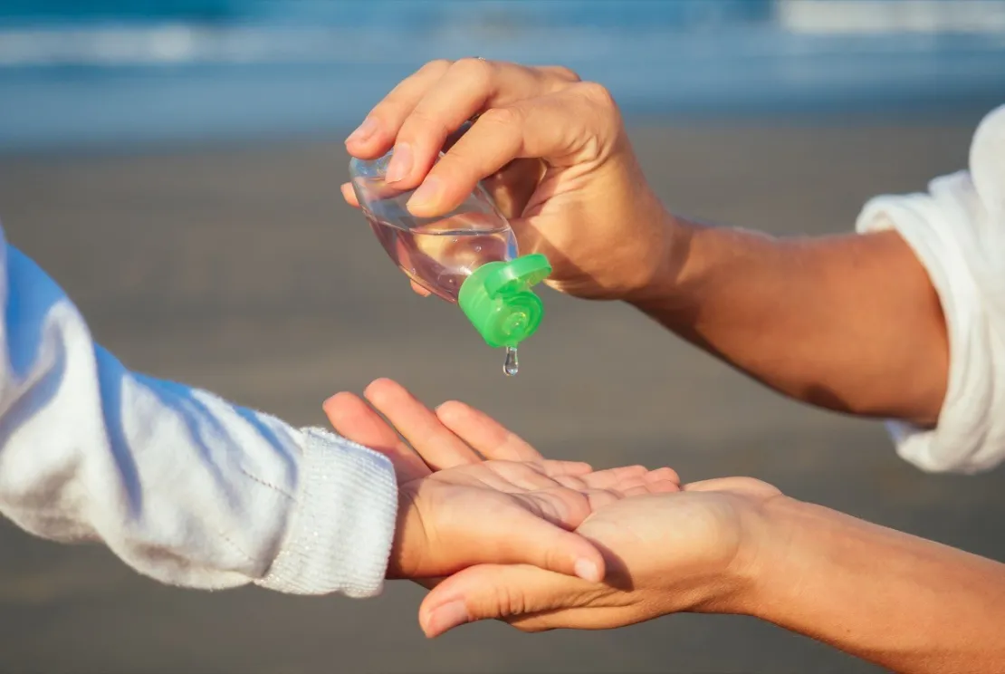 Penggunaan Hand Sanitizer Pada Bayi dan Anak. Apakah Aman Dilakukan?