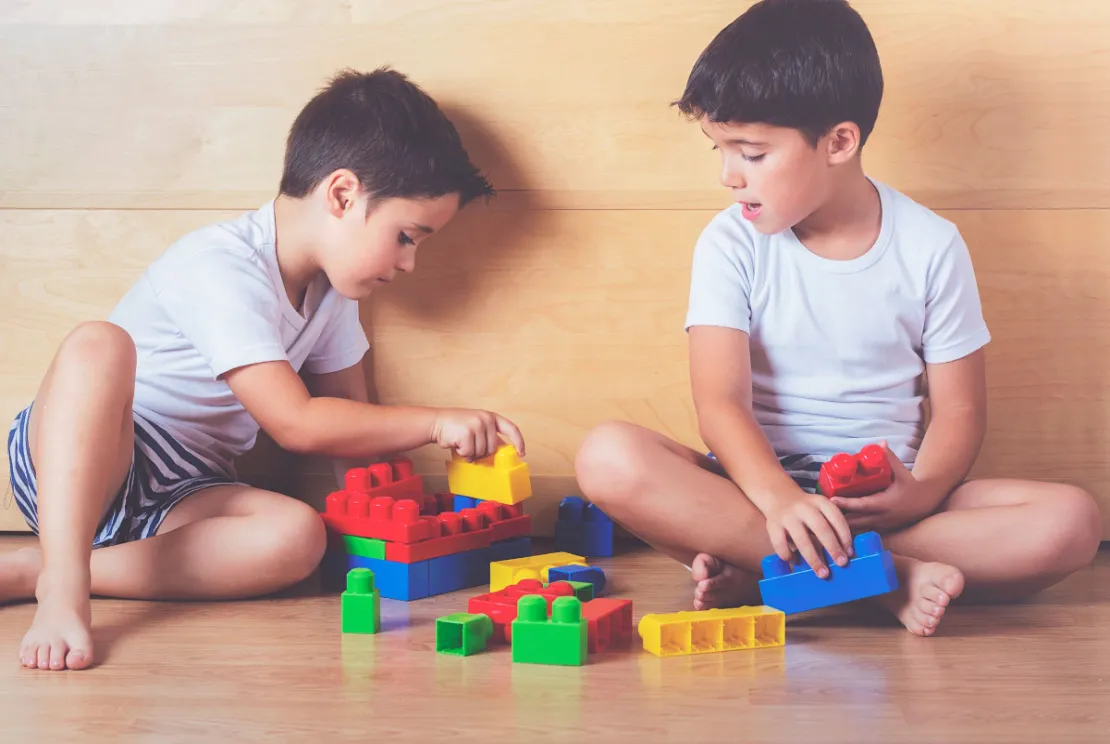 Punya Anak Kembar? Didik Dengan 4 Tips Berikut