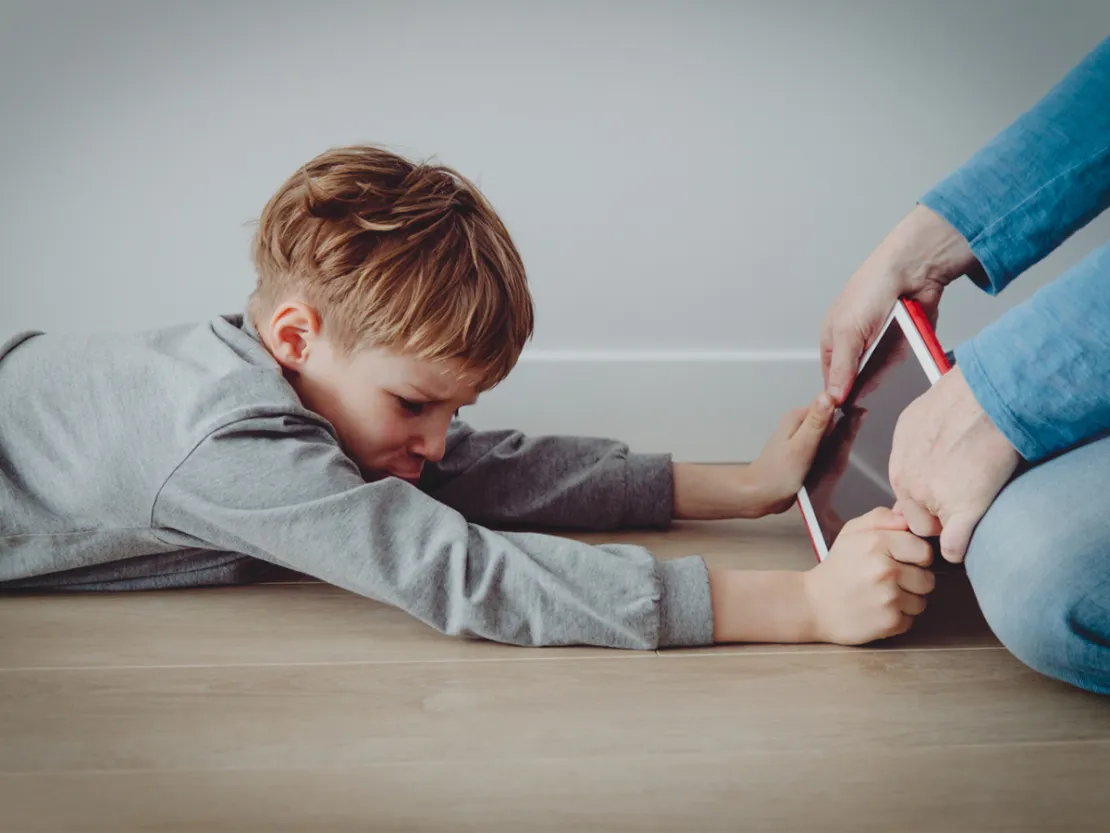 Anak Kecanduan Gadget? Atasi Dengan 5 Cara Ini
