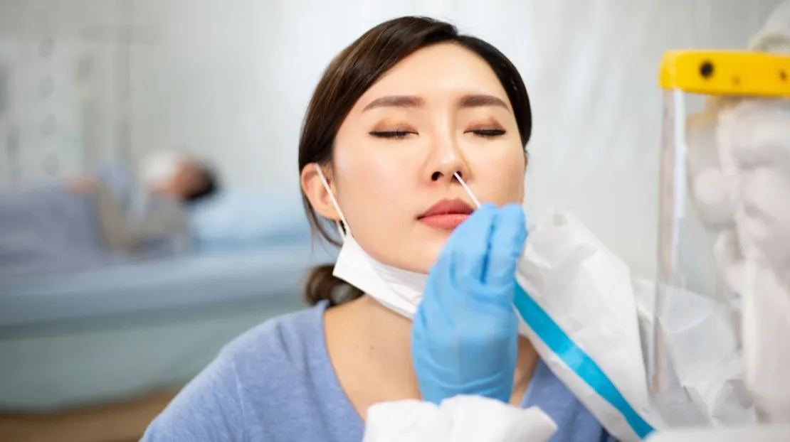 Sama-Sama Pakai Metode Swab, Lebih Akurat PCR atau Antigen?