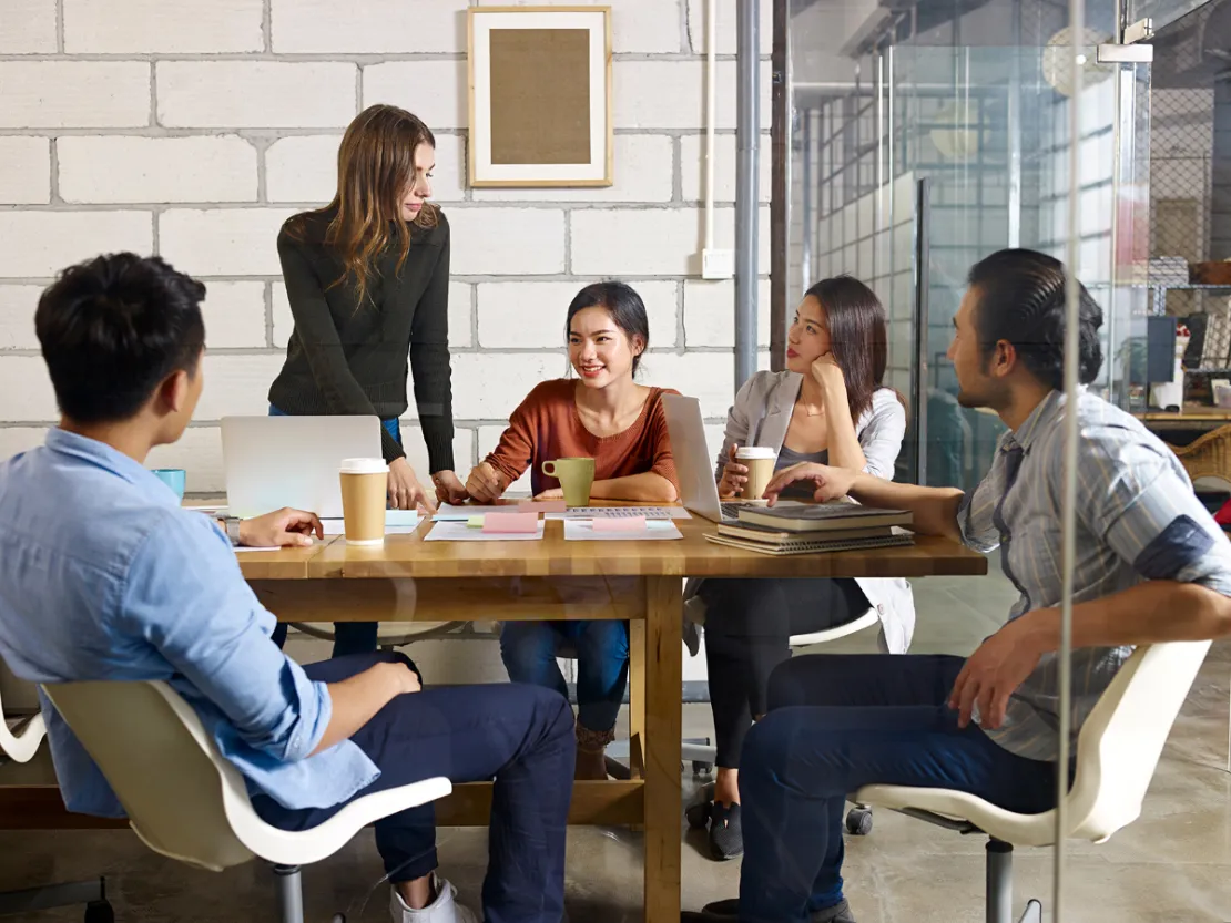 5 Cara Berkomunikasi yang Baik di Kantor, Yuk, Diterapkan!