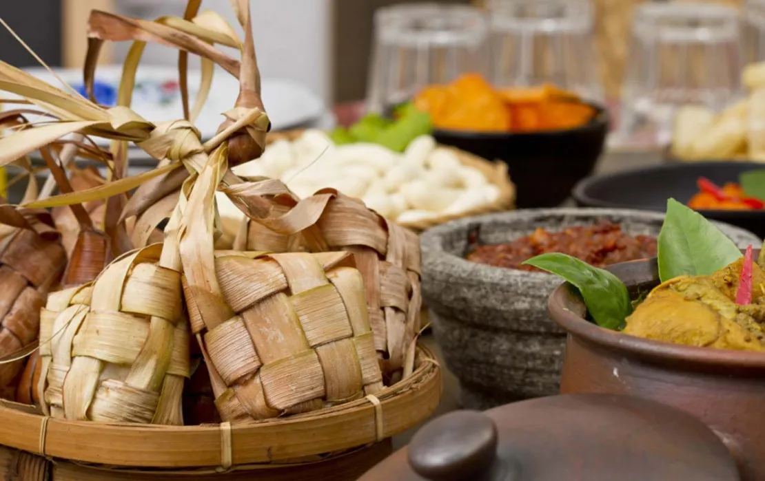 Tetap Bugar Selama Lebaran, Yuk Terapkan 6 Pola Makan Sehat Ini!