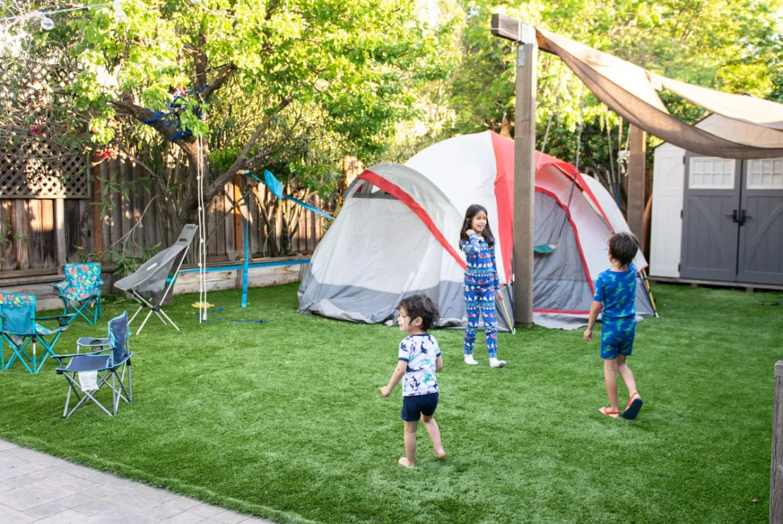 6 Tips Camping Di Rumah Bersama Keluarga. Bantu Usir Rasa Bosan Nih