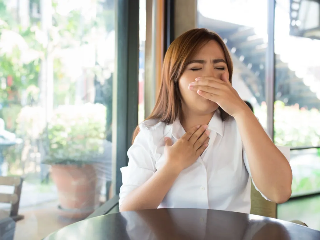 Jangan Panik! Begini Cara Bantu Redakan Batuk Covid Selama Isolasi Mandiri
