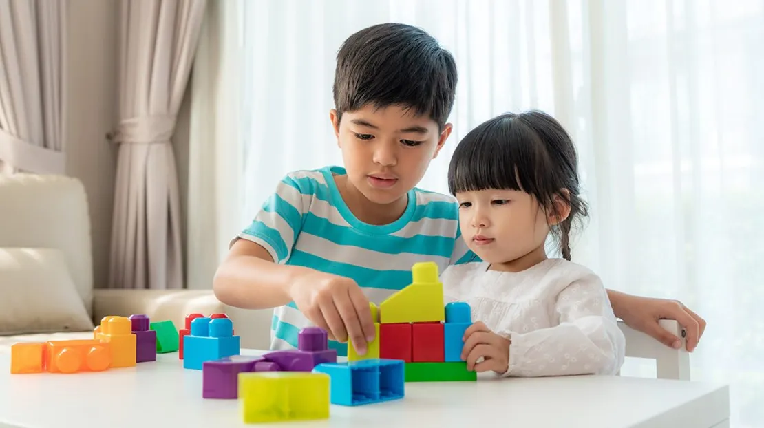 Fakta Anak Bungsu: Mulai dari Perkembangan Hingga Pola Asuh yang Sesuai