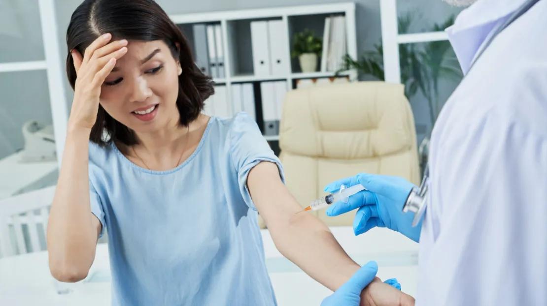 Jelang Vaksinasi, Masih Takut Dengan Jarum Suntik? Atasi Dengan 4 Tips Ini!