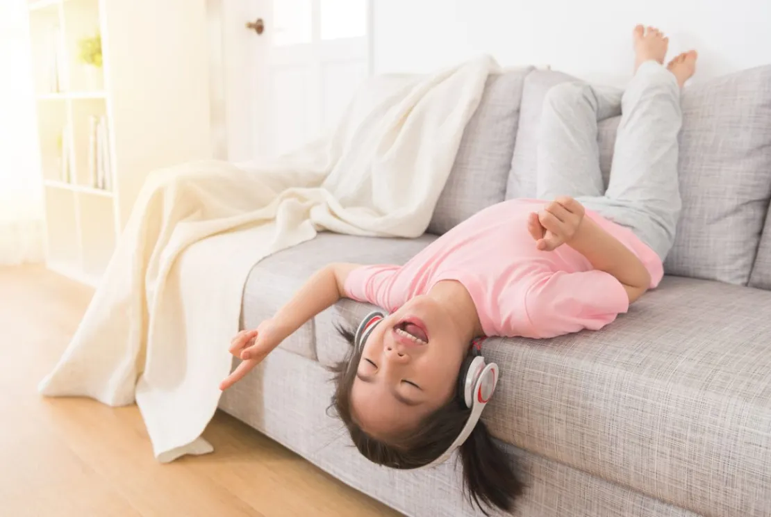 Mendengarkan Lagu Anak-Anak Punya Banyak Manfaat Lho, Apa Saja?