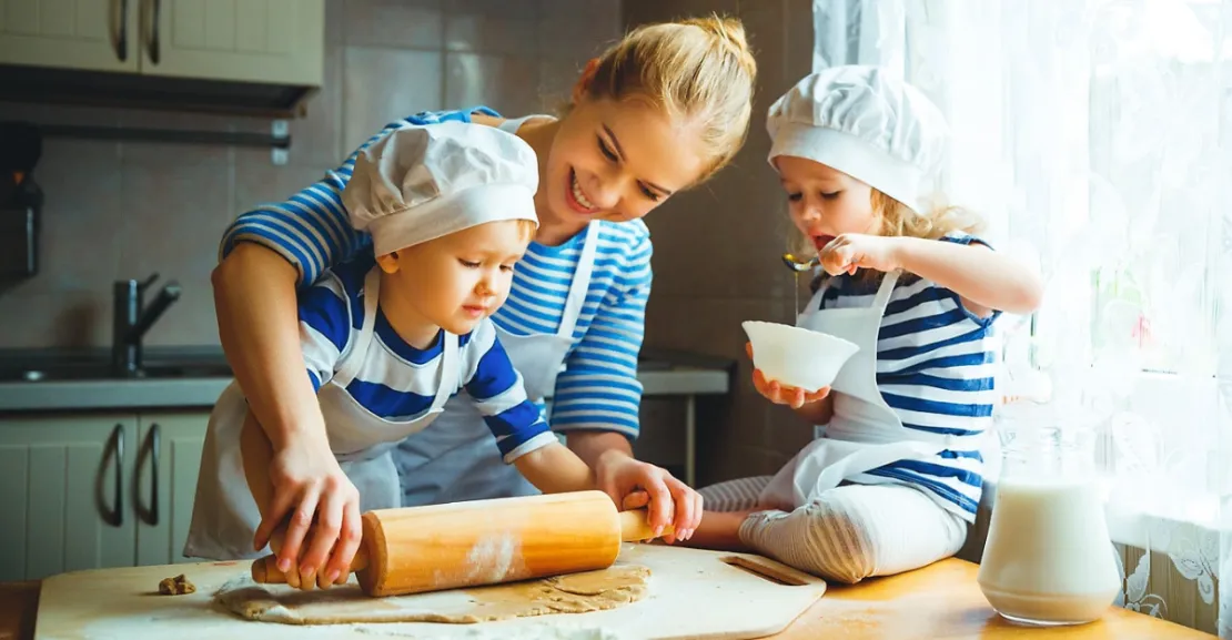 Ingin Mengajak Anak Memasak? Perhatikan Dulu Hal Ini, Moms!