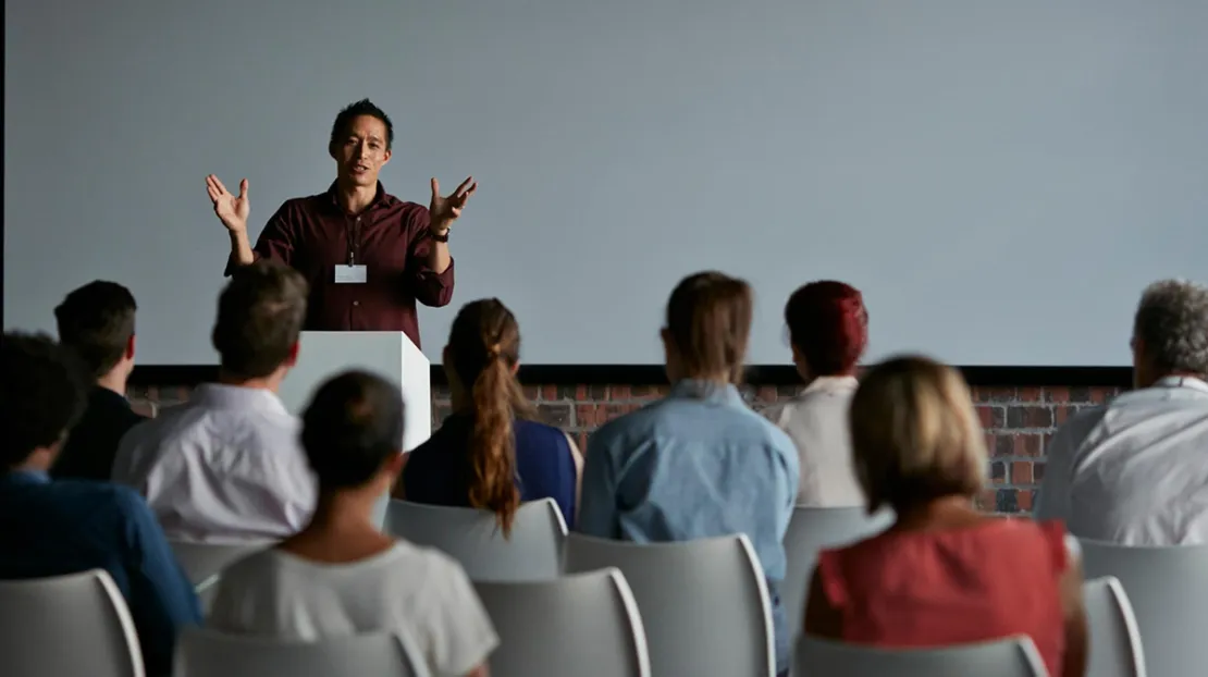 5 Manfaat Memiliki Skill Public Speaking untuk Karir