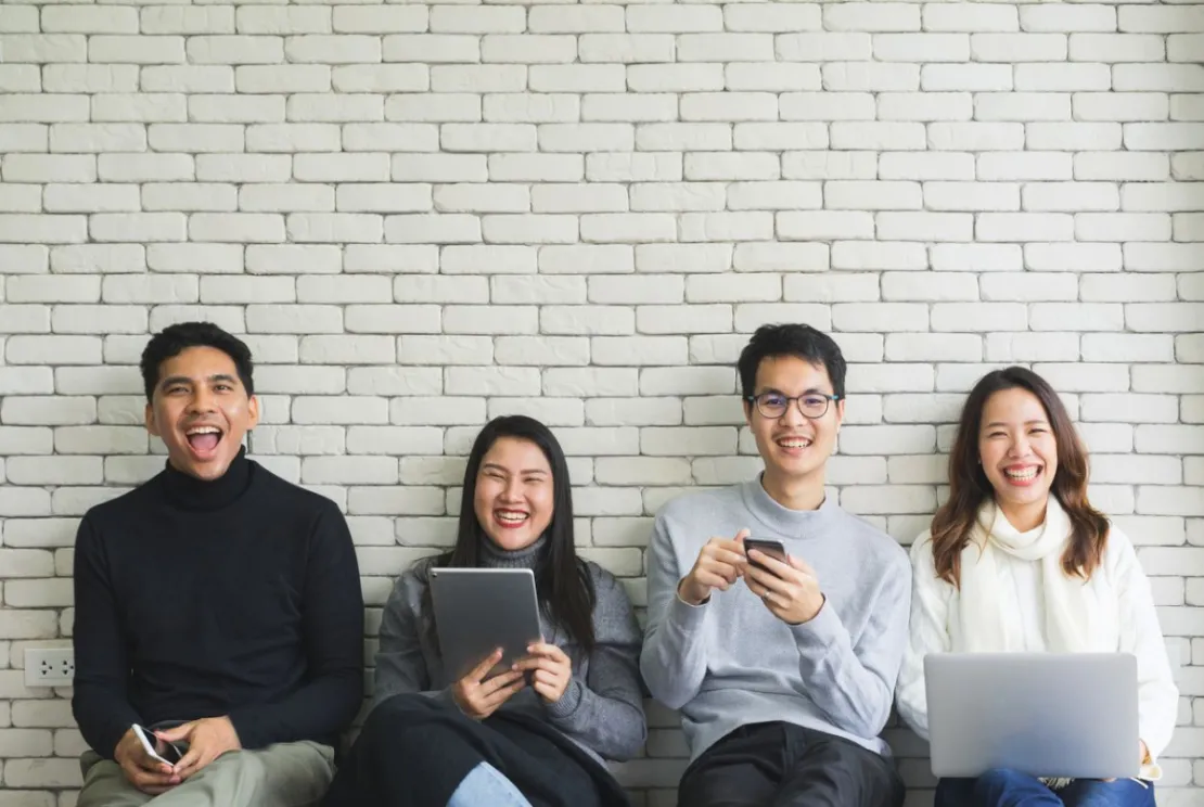 Perbedaan Generasi Z VS Milenial di Dunia Kerja, Kamu Termasuk yang Mana?
