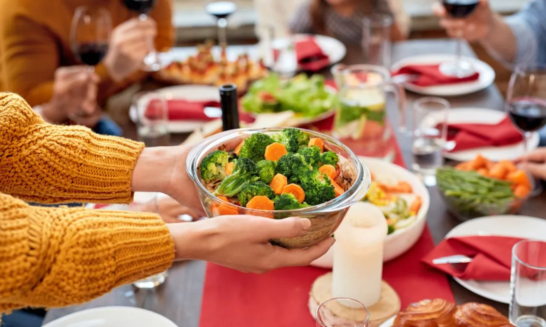 5 Tips Menjaga Pola Makan Kala Liburan, Biar Badan Tetap Bugar