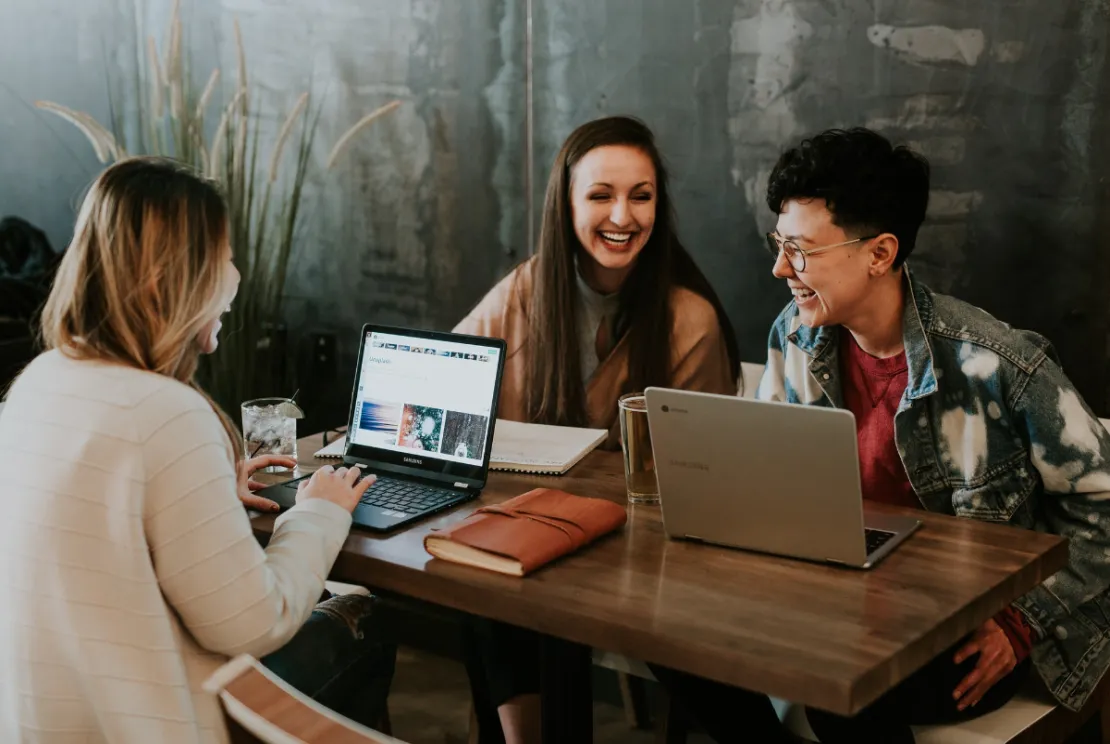 7 Tips Bekerja Sama di Kantor Baru, Bikin Cepat Betah!