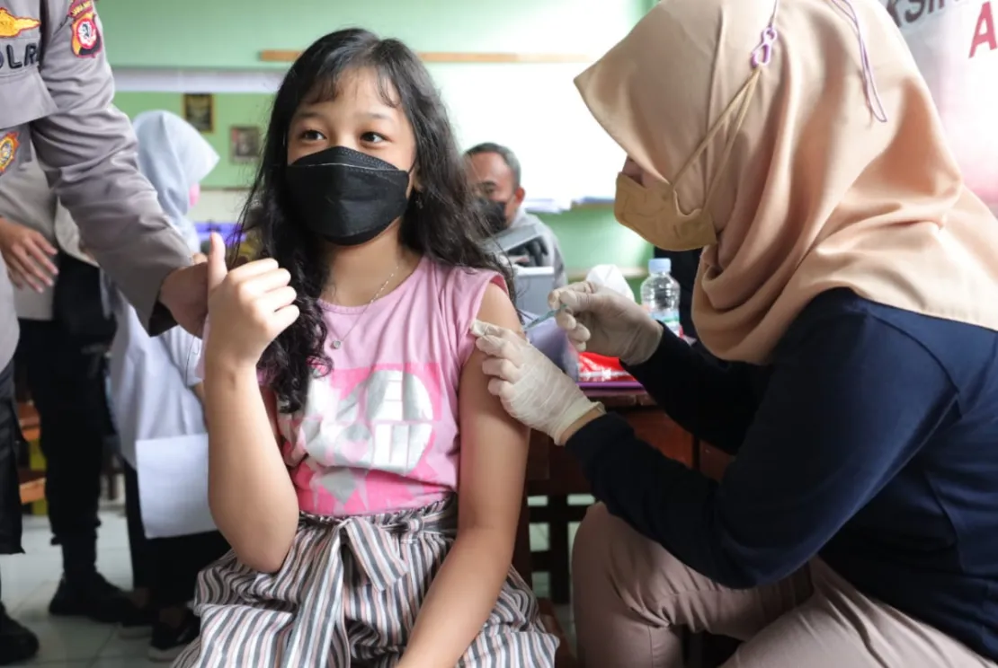 Deretan Efek Samping Vaksin Covid-19 pada Anak, Orangtua Harus Tahu!
