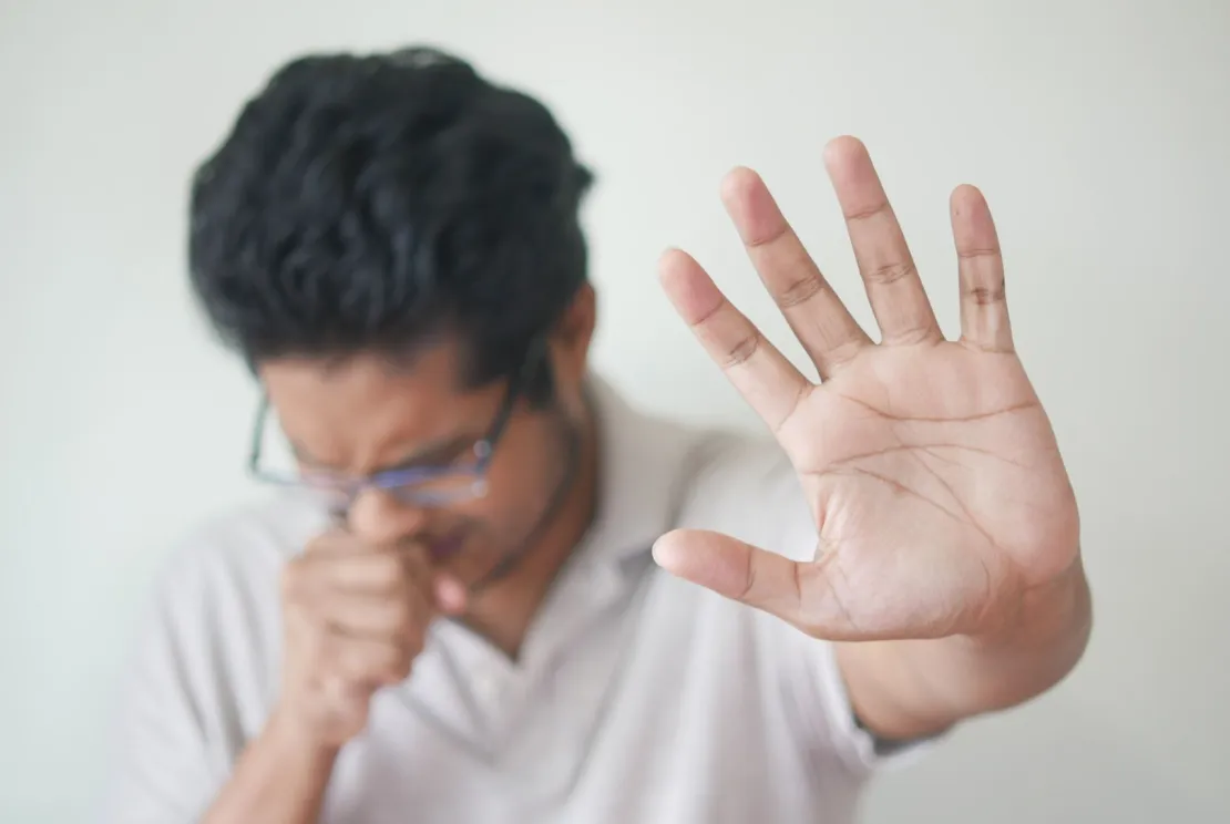 Perbedaan Gejala Omicron pada Anak dan Orang Dewasa