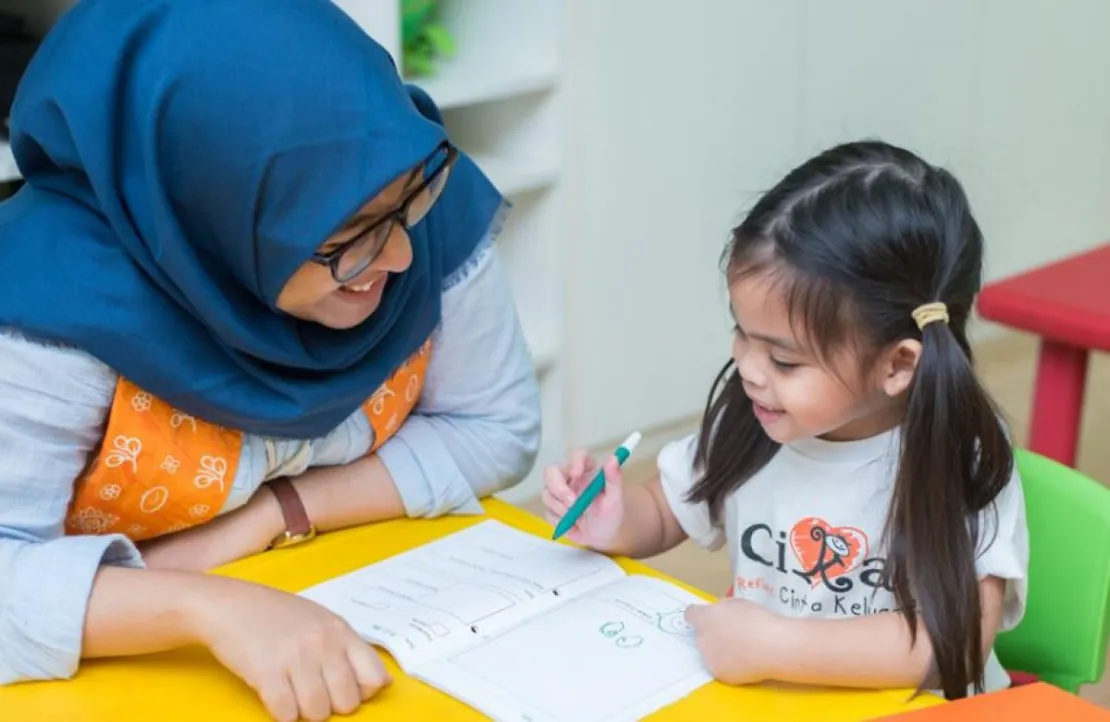 Mengasuh dan Mendidik Anak dengan Austisme, Ini Cara Tepat Melakukanya