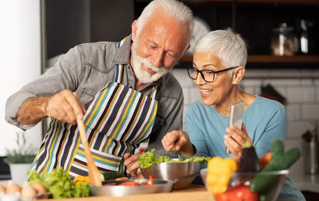 7 Tips Jitu Memilih Makanan Sehat untuk Usia Emas