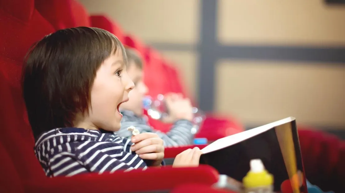 7 Tips Mengajak Anak Nonton Bioskop di Akhir Pekan