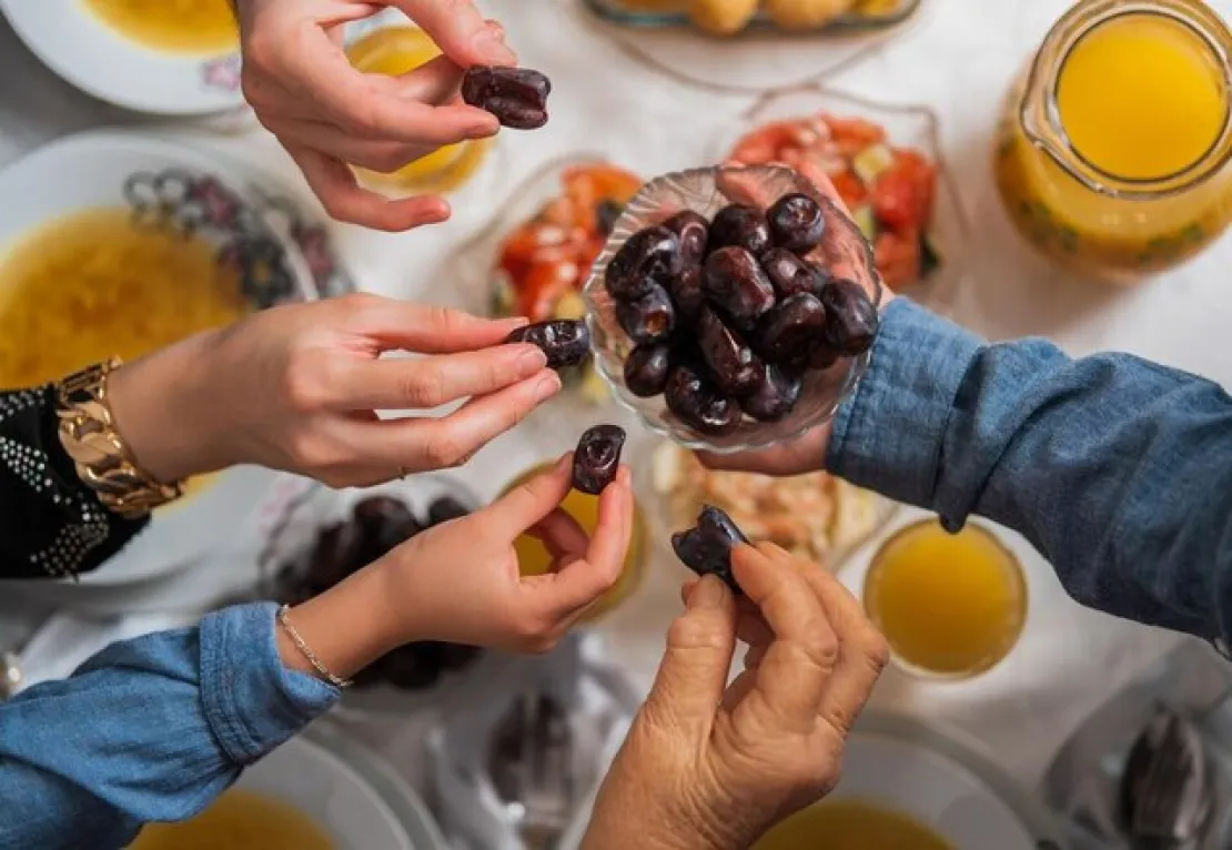 Sudah Tahu Cara Berbuka Puasa yang Benar? Cek 11 Tips Ini!