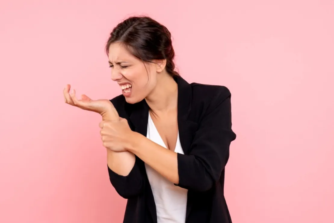 Ampuh! 5 Cara Menghilangkan Pegal di Tangan Setelah Bekerja