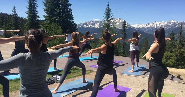 Yoga di Alam Bebas? Kenapa Tidak, Berikut 4 Lokasi Favoritnya!