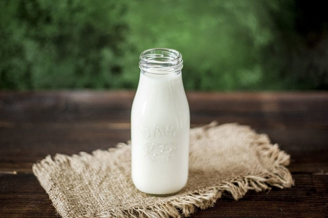 Cegah Dehidrasi Saat Puasa: Berikut 5 Minuman Elektrolit Untuk Kamu!