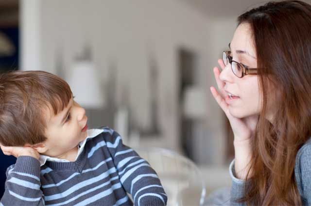 5 Cara Mengajarkan Anak Berterima Kasih