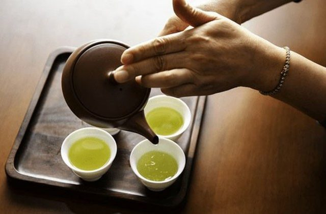Teh Hijau dan Teh Oolong. Mana Yang Lebih Banyak Manfaatnya?