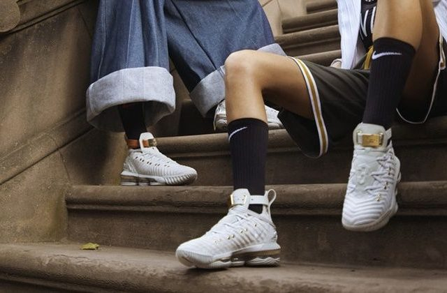 Cegah Kaki Lecet Akibat Sepatu Baru Dengan Cara Ini