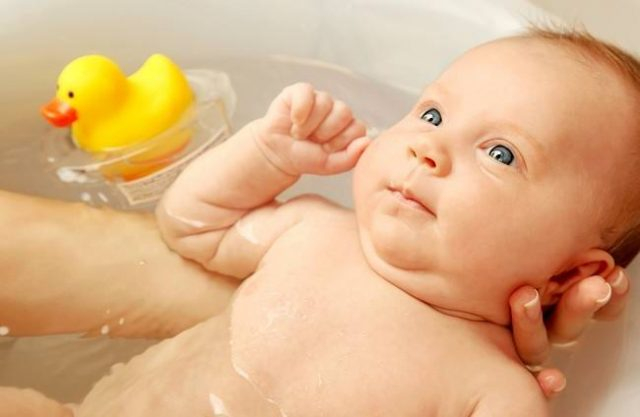 3 Ciri Kulit Sensitif Pada Bayi Yang Perlu Diperhatikan