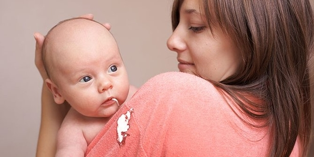 Penyebab Muntah Pada Bayi Yang Perlu Diketahui