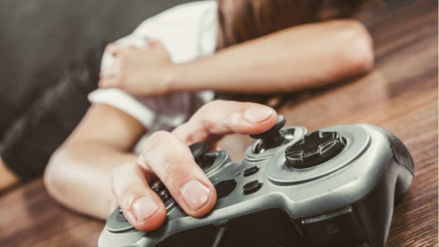 5 Dampak Buruk Terlalu Sering Main Game Bagi Anak