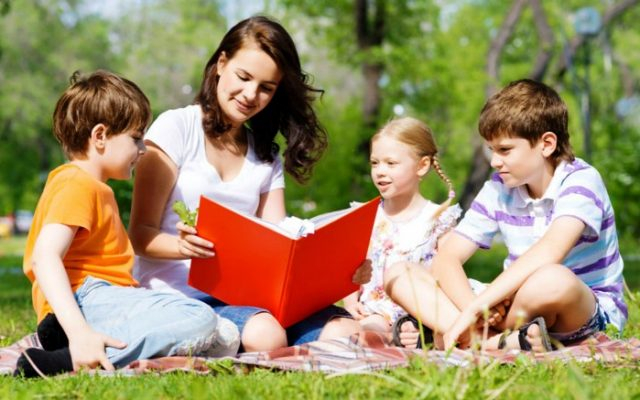 Manfaat Membaca Buku Untuk Perkembangan Si Kecil
