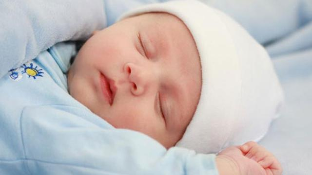 Bayi Baru Lahir Tidur Terus.  Wajar Atau Tidak?