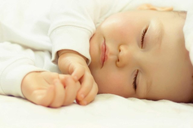 Bayi Baru Lahir Tidur Terus.  Wajar Atau Tidak?